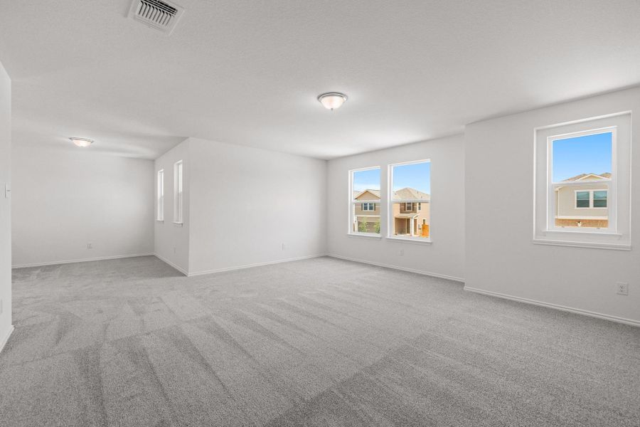 Spacious, unfurnished interior of a new home in Sonterra - Cool Water, Jarrell (Image 29).