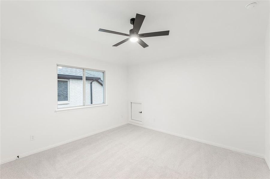 Spacious, unfurnished interior of a new home in Willow Wood, McKinney (Image 36).