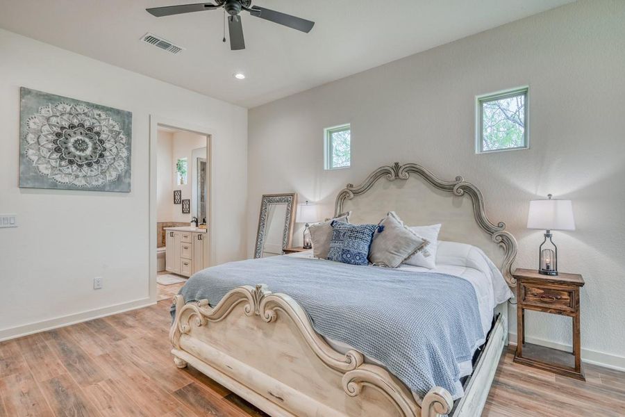Furnished interior view inside a new home in , Horseshoe Bay (Image 10).