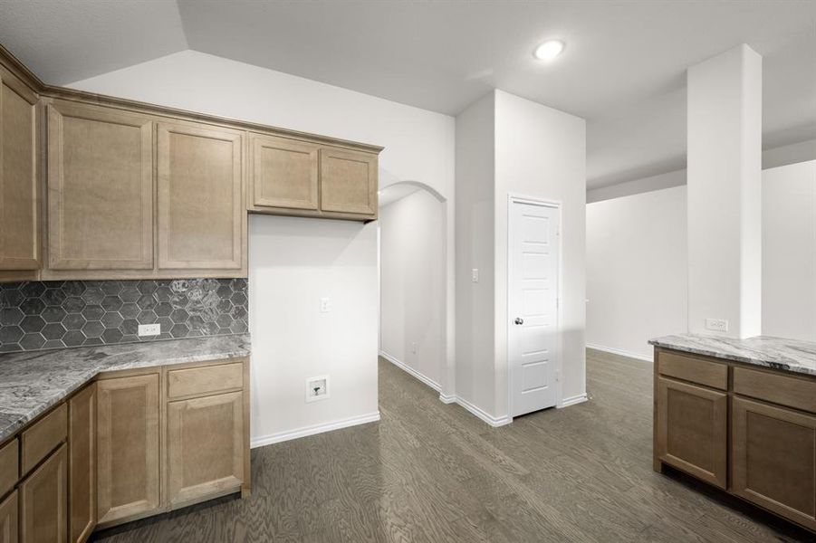 7716 Oakmeade- Kitchen-5