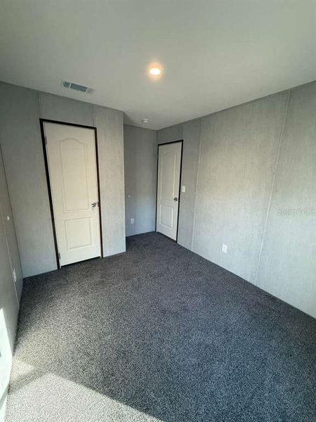 Spacious, unfurnished interior of a new home in , Hernando (Image 9).