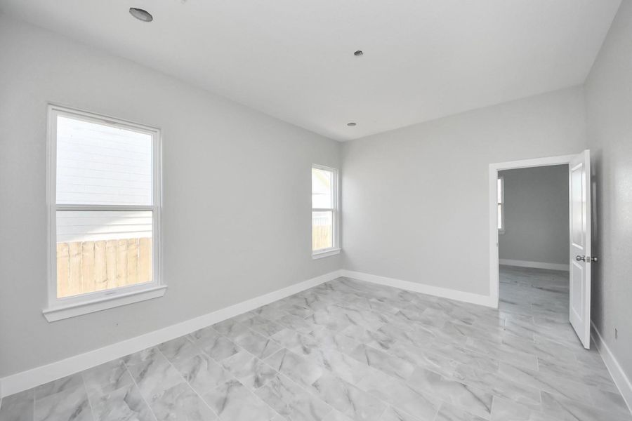 Spacious, unfurnished interior of a new home in , Houston (Image 21).