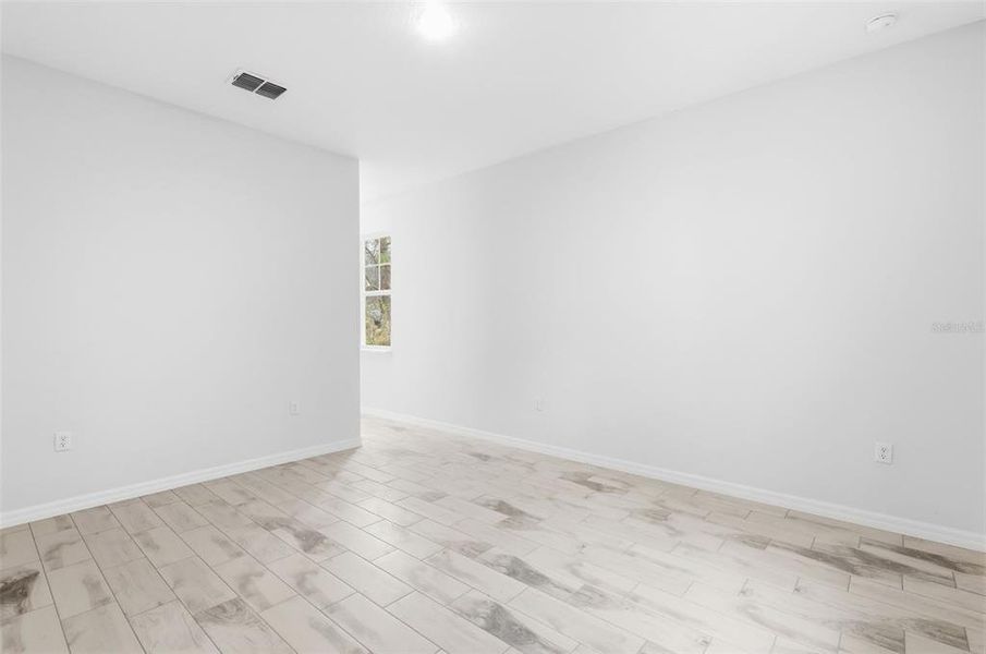 Spacious, unfurnished interior of a new home in , Altamonte Springs (Image 34).