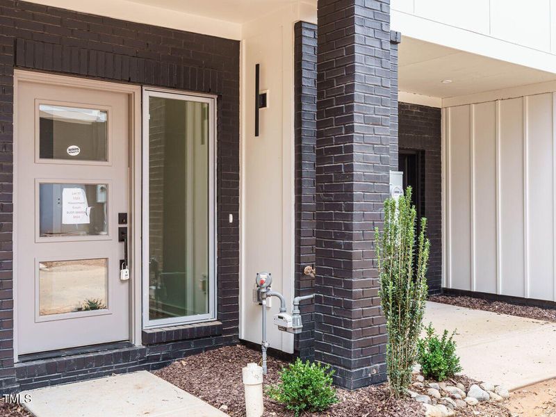 003-1280x960-front-porch 003-1280x960-front-porch