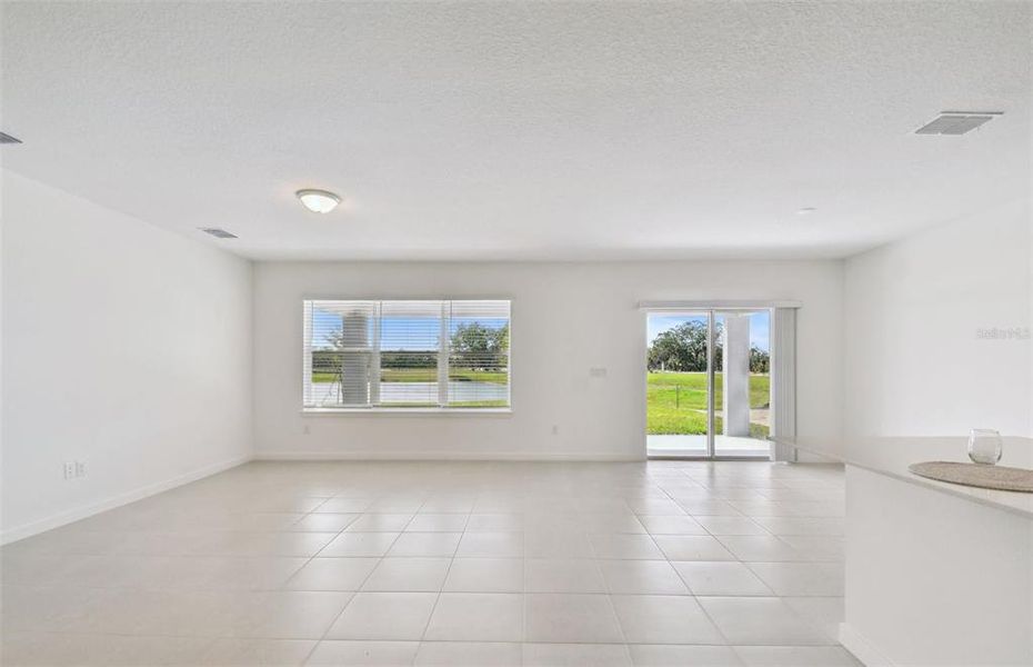 Spacious, unfurnished interior of a new home in Oakfield Lakes, Parrish (Image 6).
