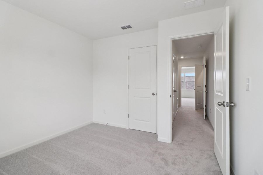 Spacious, unfurnished interior of a new home in Halstead, Moncks Corner (Image 20).