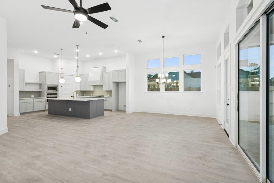 Spacious, unfurnished interior of a new home in ARTAVIA 50' Homesites, Conroe (Image 23).