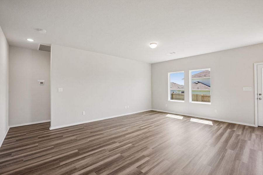 Spacious, unfurnished interior of a new home in Edgebrooke, Pflugerville (Image 27). Spacious, unfurnished interior of a new home in Edgebrooke, Pflugerville (Image 27).