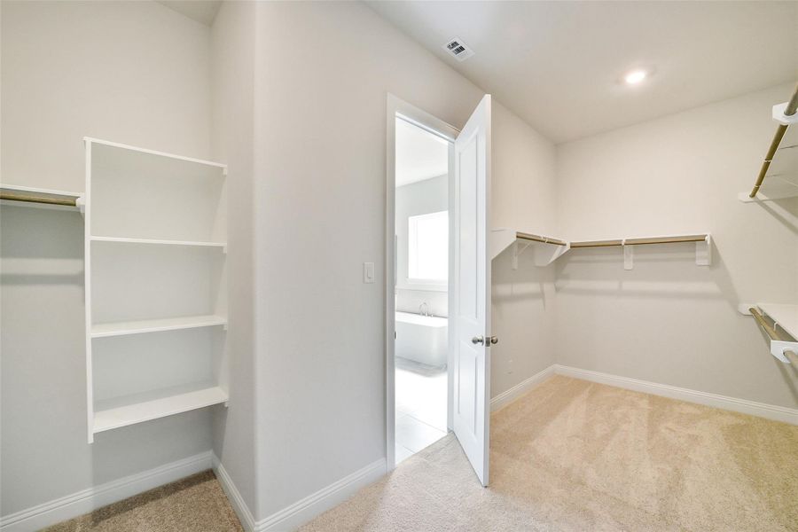 Spacious, unfurnished interior of a new home in Sienna 65', Missouri City (Image 24). Spacious, unfurnished interior of a new home in Sienna 65', Missouri City (Image 24).