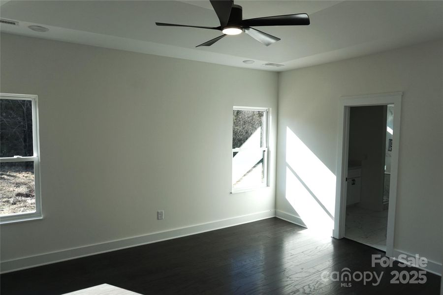 Spacious, unfurnished interior of a new home in , Salisbury (Image 39).