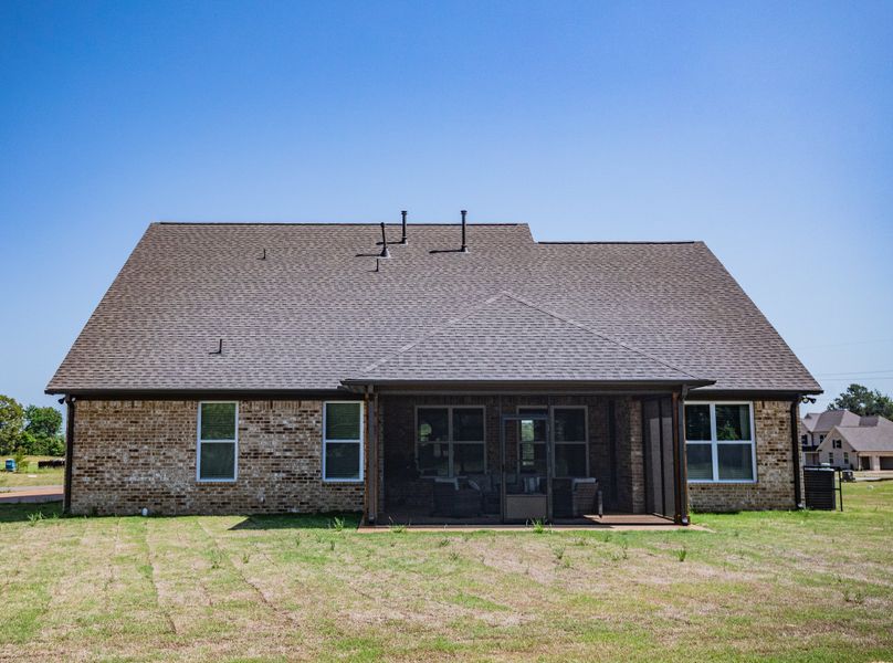 Representative exterior details of a home built from the Willow by Grant & Co in Manor at Hall Creek, Arlington (Image 37).