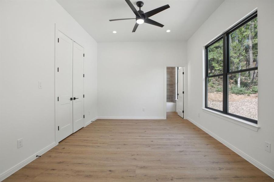 Front Bedroom / Office with ensuite bathroom