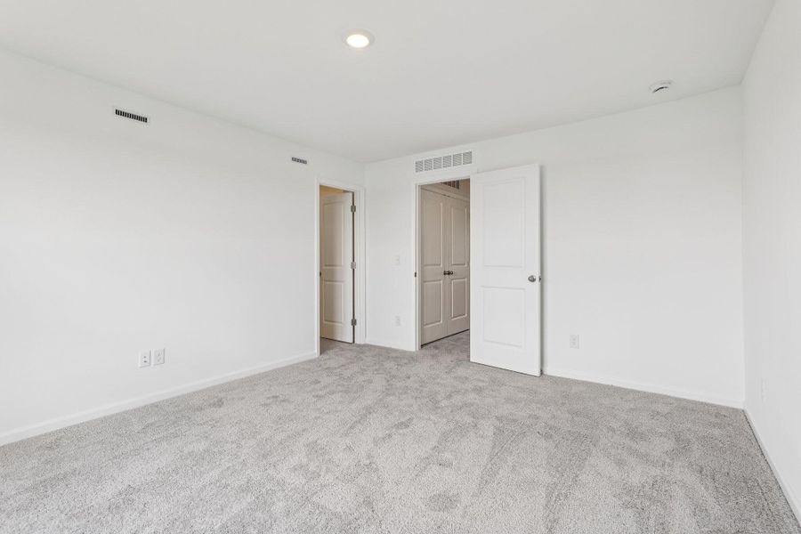 Spacious, unfurnished interior of a new home in Halstead, Moncks Corner (Image 25).