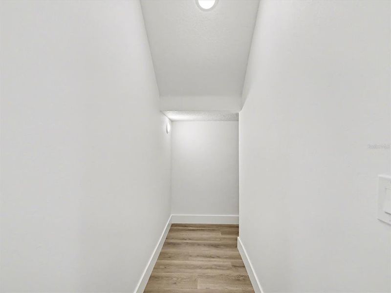 Spacious, unfurnished interior of a new home in , St. Petersburg (Image 25).