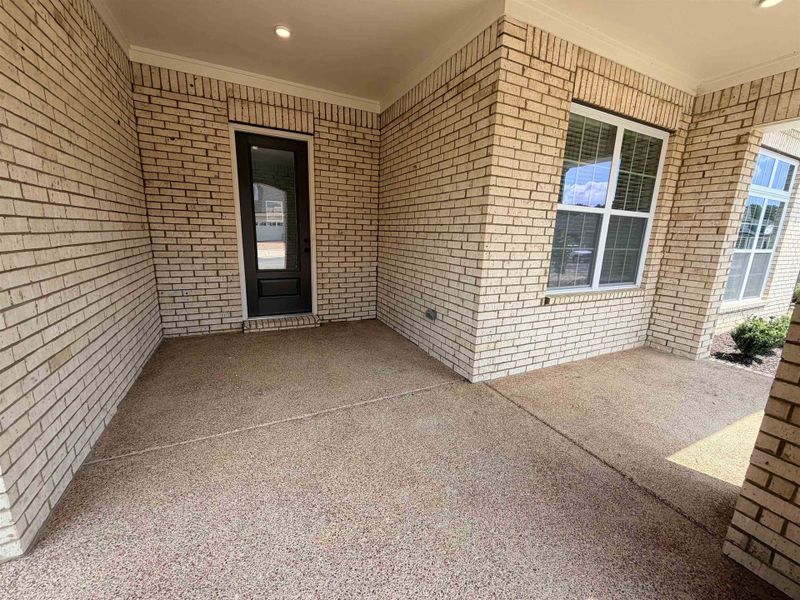 Exterior details and patio area of a home in Lockwood, Collierville (Image 3).