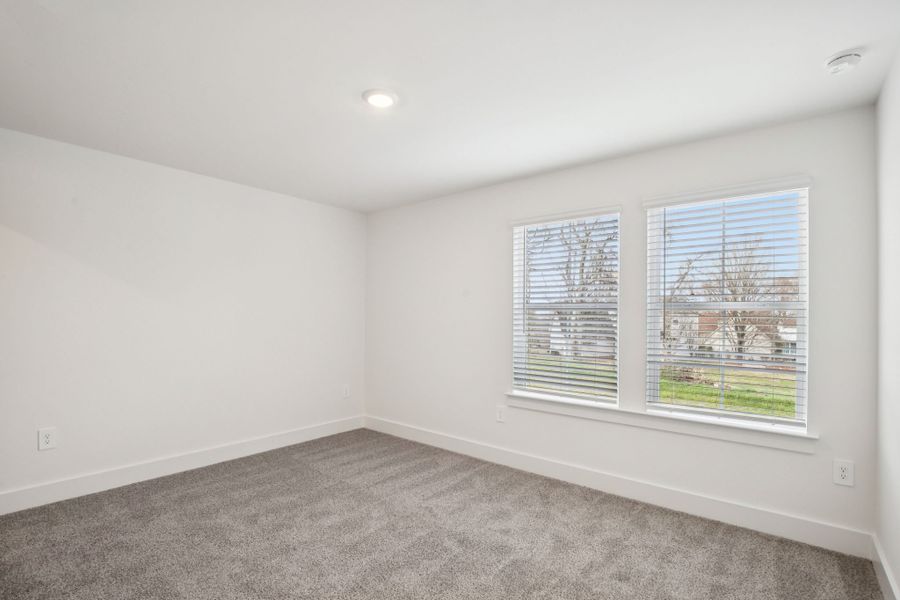 Spacious, unfurnished interior of a new home in Mission Hills, La Vergne (Image 17).