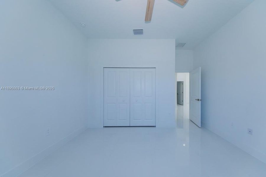 Spacious, unfurnished interior of a new home in , Lehigh Acres (Image 23).