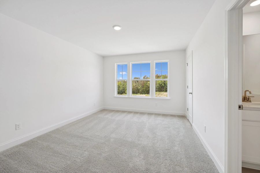 Spacious, unfurnished interior of a new home in Willow Landing, Mount Juliet (Image 36).