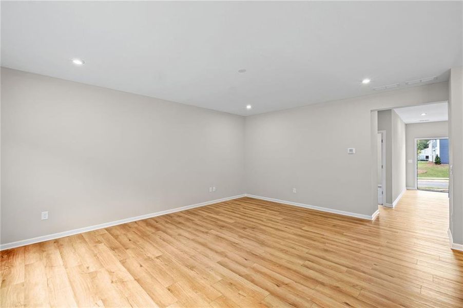 Spacious, unfurnished interior of a new home in Sage Woods, Dallas (Image 24).