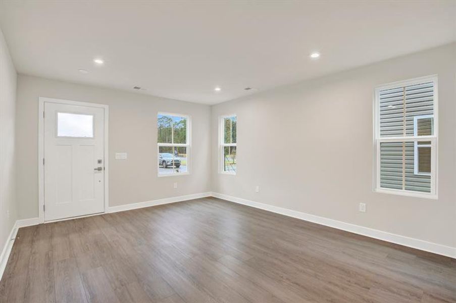 Spacious, unfurnished interior of a new home in Cobblestone at East Argent, Hardeeville (Image 13).