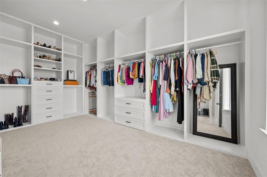 Furnished interior view inside a new home in , Baytown (Image 18).