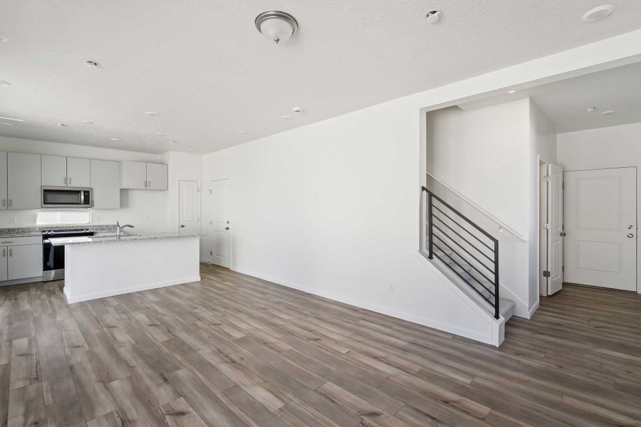 Spacious, unfurnished interior of a new home in Reunion, Commerce City (Image 16).