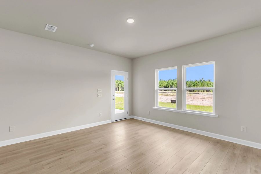 Spacious, unfurnished interior of a new home in Tea Farm, Ravenel (Image 12).