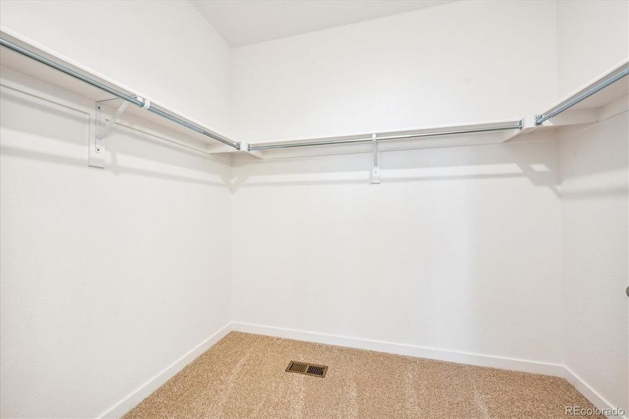 Spacious, unfurnished interior of a new home in Mountain View Ranch, Wellington (Image 18).