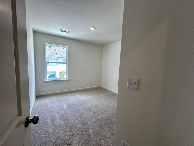 Spacious, unfurnished interior of a new home in Shoals Crossing, Conyers (Image 17). Spacious, unfurnished interior of a new home in Shoals Crossing, Conyers (Image 17).