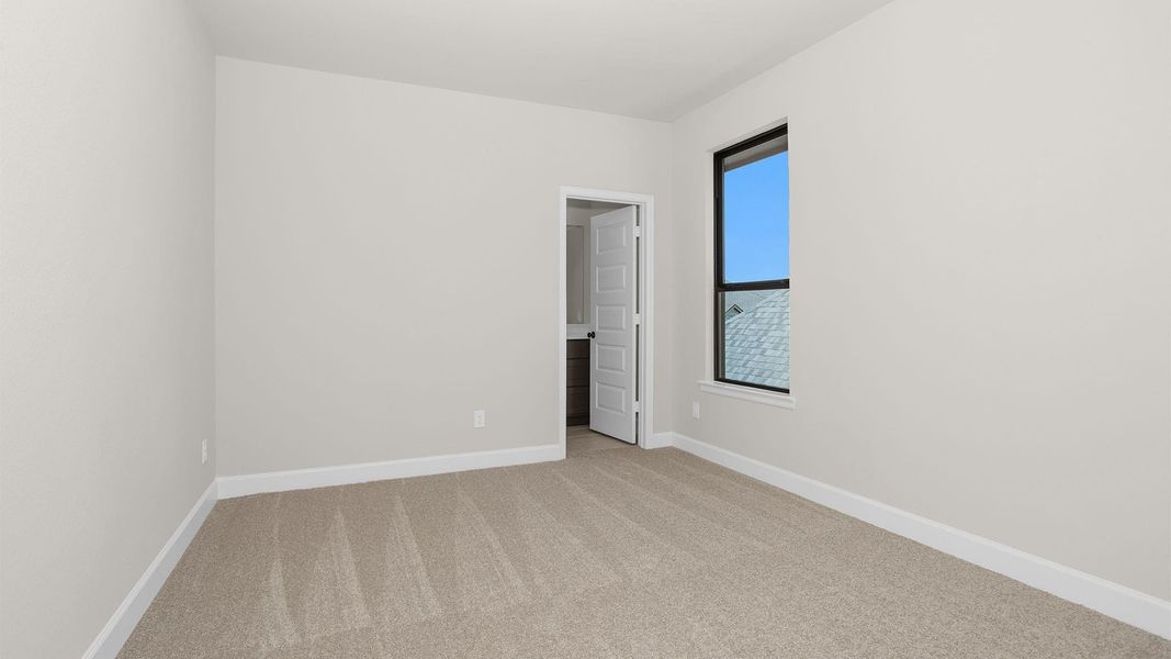 Spacious, unfurnished interior of a new home in Grange, Katy (Image 20).