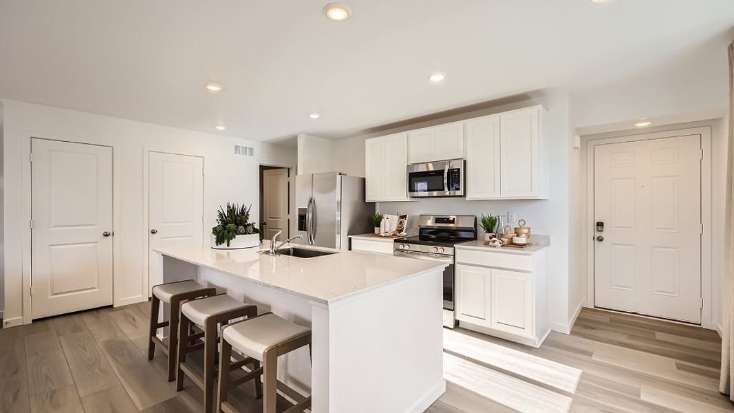 2504 Elm Kitchen 1of3 F1