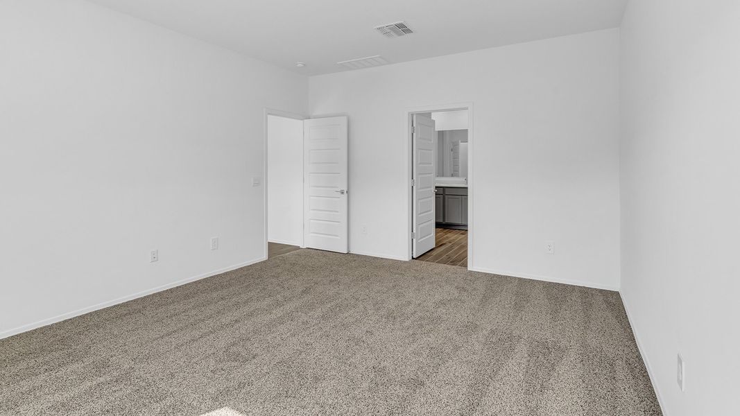 Spacious, unfurnished interior of a new home in Barnett Village, Marana (Image 26).