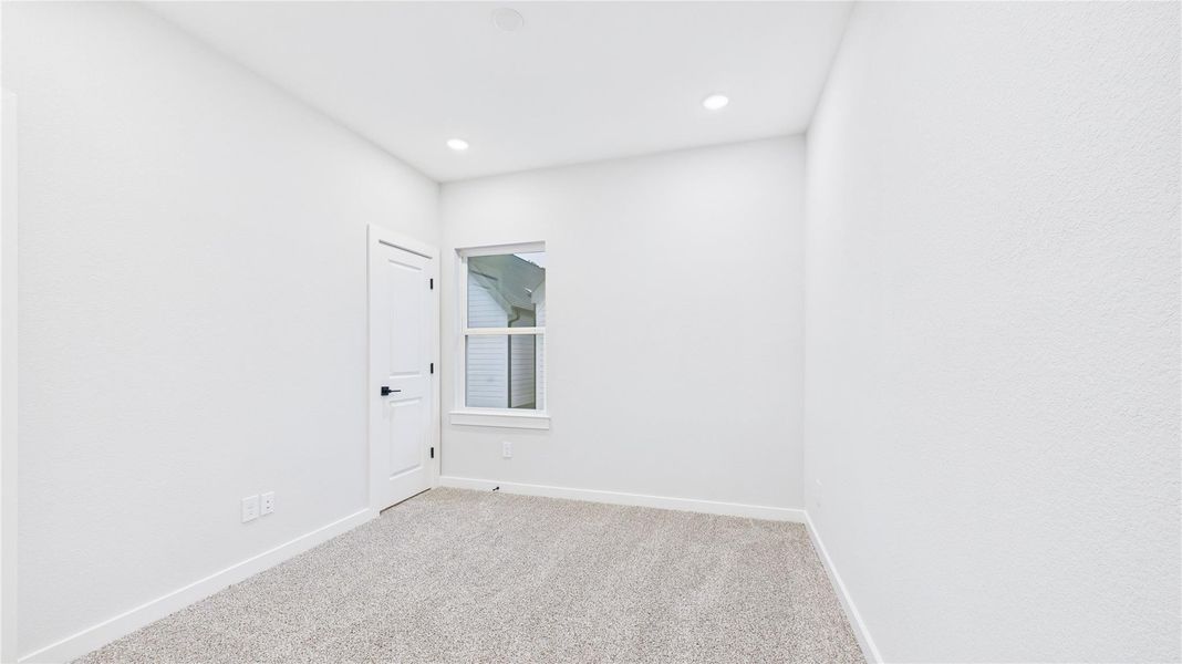 Spacious, unfurnished interior of a new home in , Houston (Image 41).