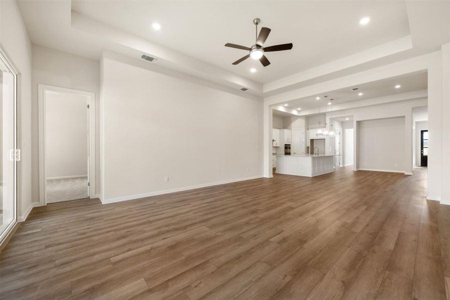 Representative images and renderings are for illustrative purposes. Actual structural options and design finishes of home may vary. Representative images and renderings are for illustrative purposes. Actual structural options and design finishes of home may vary.