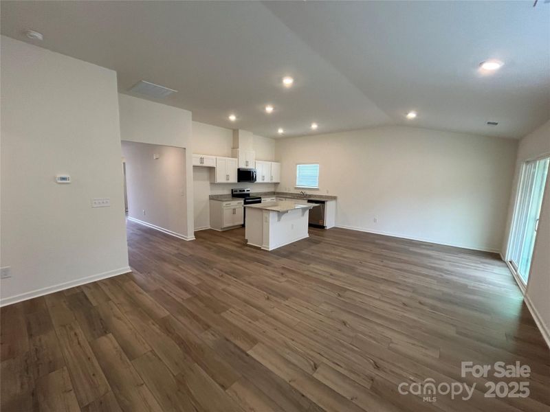 Spacious, unfurnished interior of a new home in Wilson Creek, Indian Land (Image 7). Spacious, unfurnished interior of a new home in Wilson Creek, Indian Land (Image 7).