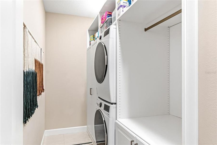Furnished interior view inside a new home in , Lakewood Ranch (Image 7).
