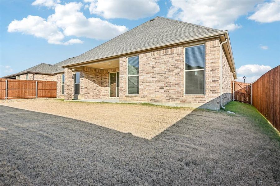 Exterior details and patio area of a home in , Alvarado (Image 24).