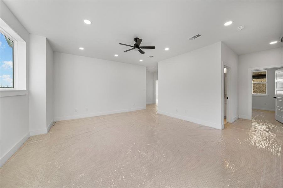 Spacious, unfurnished interior of a new home in , Garland (Image 27).
