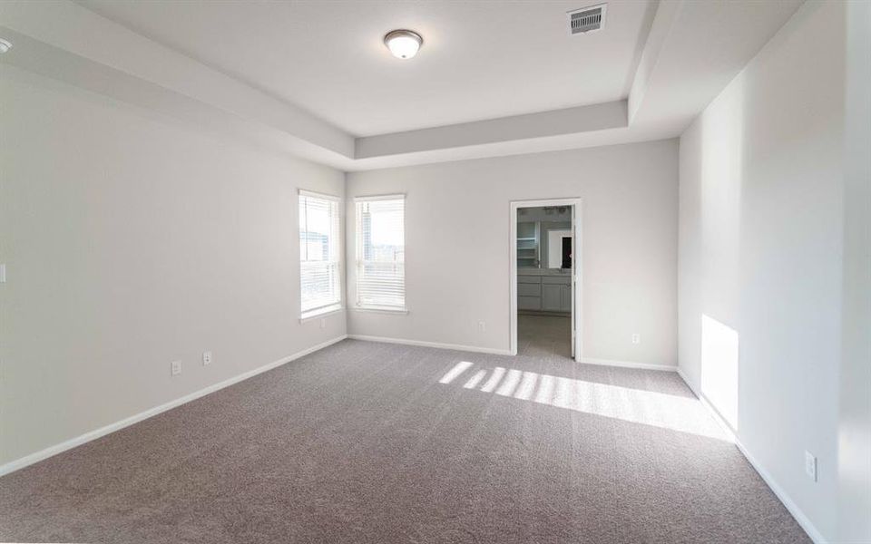 Spacious, unfurnished interior of a new home in River Ranch Meadows, Dayton (Image 4).