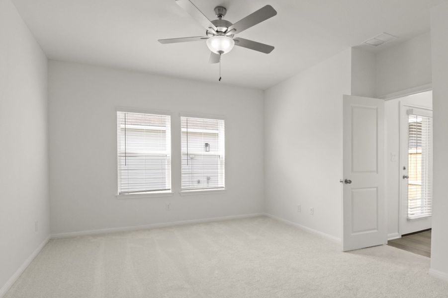 Spacious, unfurnished interior of a new home in Trace, San Marcos (Image 44).