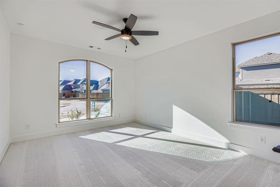 Spacious, unfurnished interior of a new home in Mosaic 40s, Celina (Image 27).