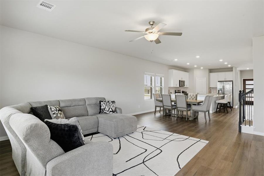 Furnished interior view inside a new home in Briarwood Hills - Highland Series, Forney (Image 31). Furnished interior view inside a new home in Briarwood Hills - Highland Series, Forney (Image 31).