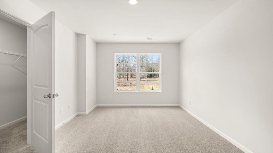 Spacious, unfurnished interior of a new home in Roseleigh Park, Douglasville (Image 24).