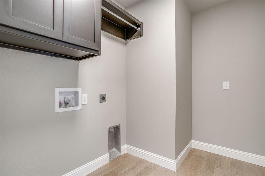 Spacious, unfurnished interior of a new home in , Palmer (Image 17).