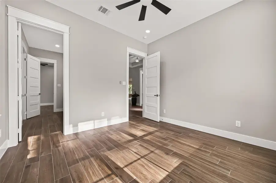 Spacious, unfurnished interior of a new home in , Plantersville (Image 38).