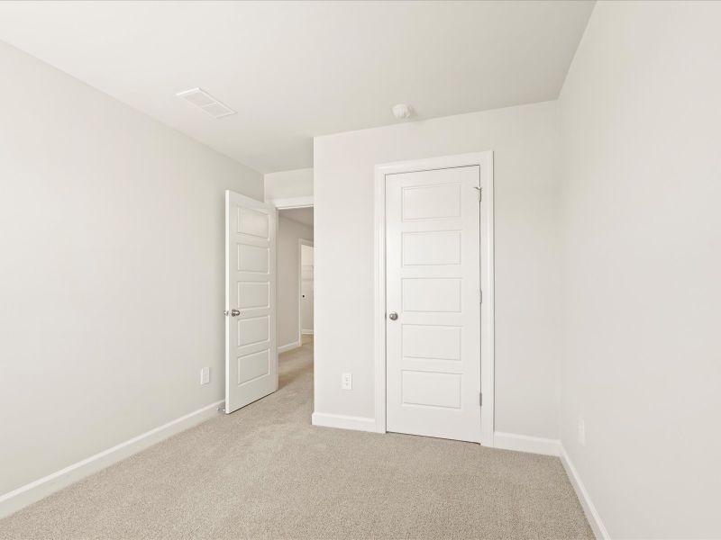 Spacious, unfurnished interior of a new home in Avalon Townes, Lyman (Image 12).