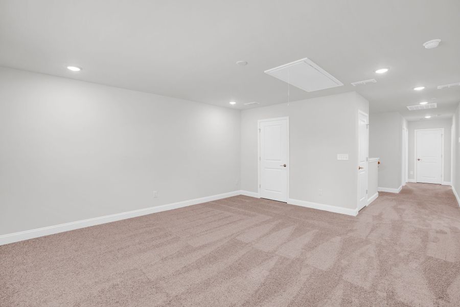 Spacious, unfurnished interior of a new home in Oakleaf Chase, Blythewood (Image 44).