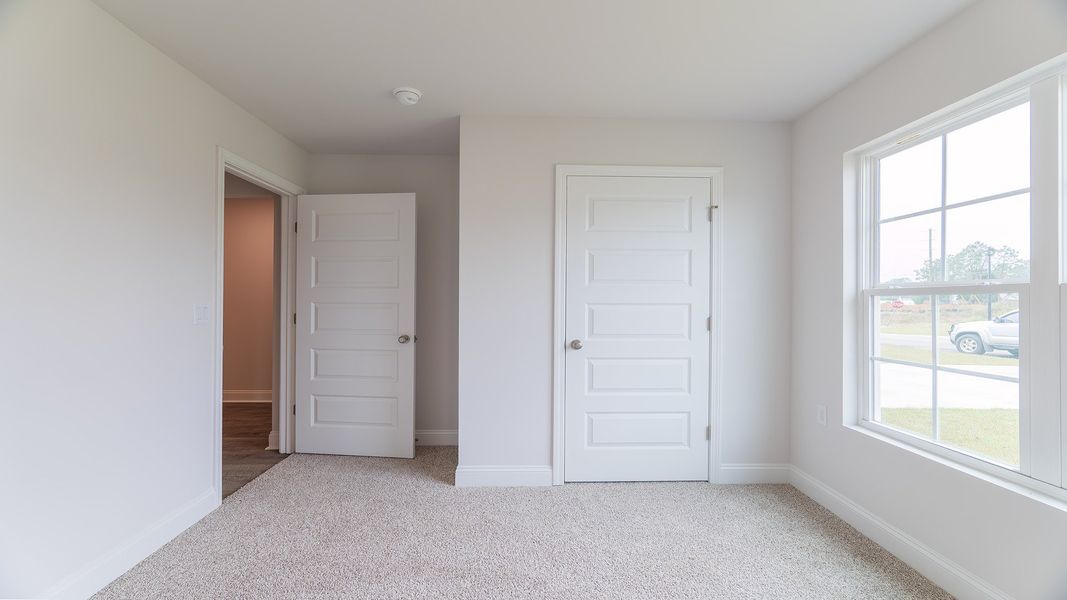 Spacious, unfurnished interior of a new home in Wesley Park, Crawfordville (Image 25).