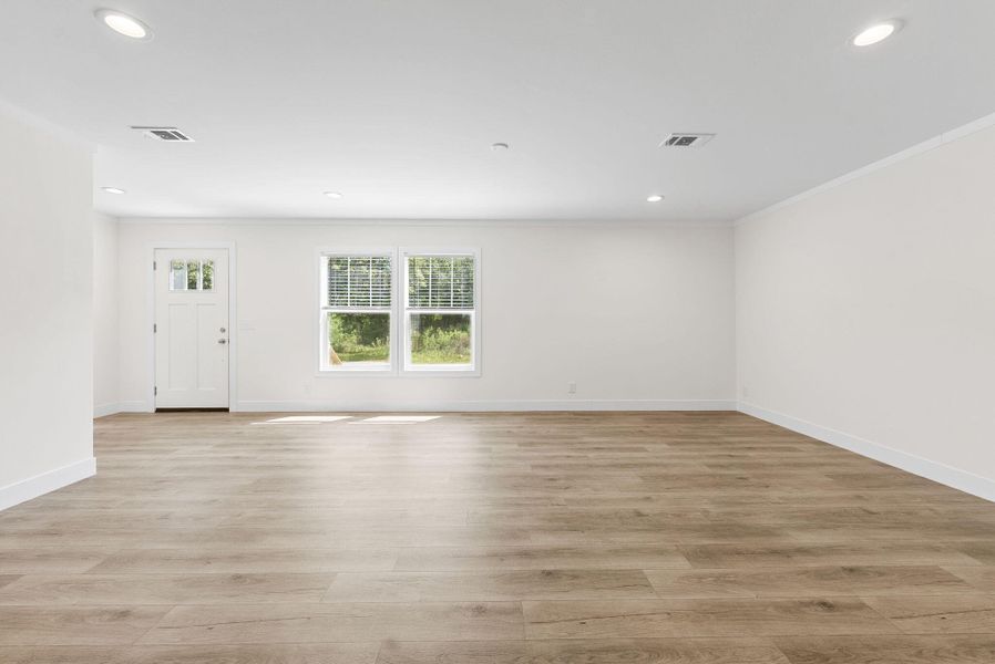 Spacious, unfurnished interior of a new home in , Ravenel (Image 17).