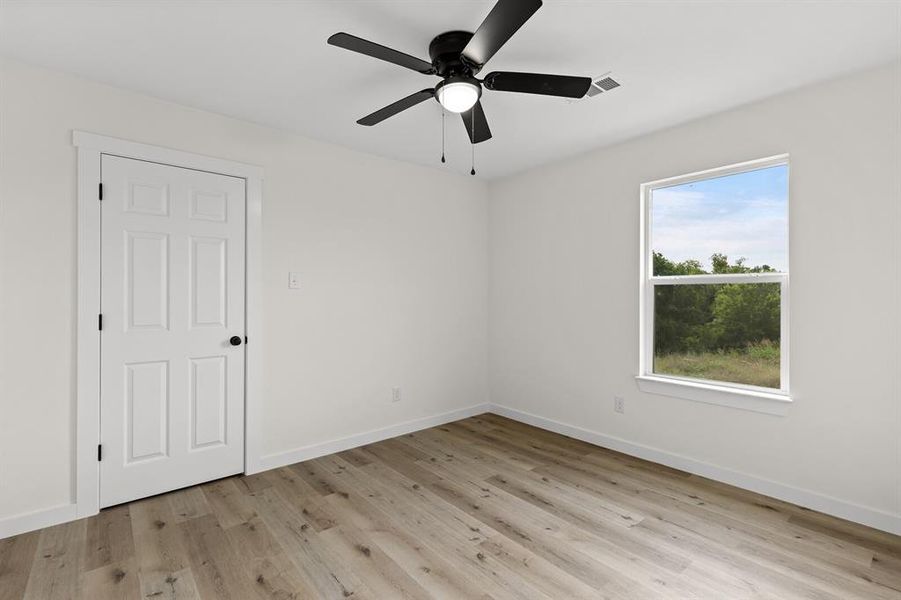 Spacious, unfurnished interior of a new home in , Robinson (Image 24).